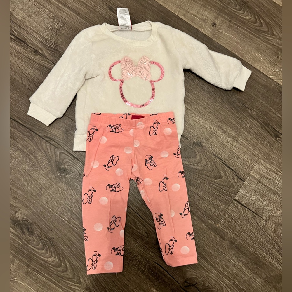 Minnie Mouse outfit